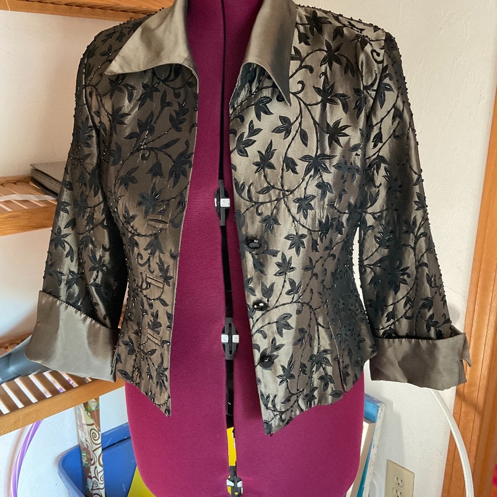 Cropped dressy jacket